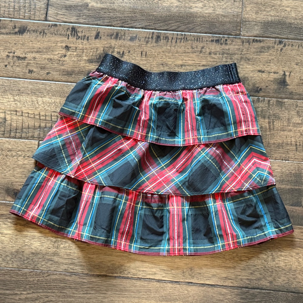 Girls’ Vineyard Vines Red and Black Plaid Skirt - M